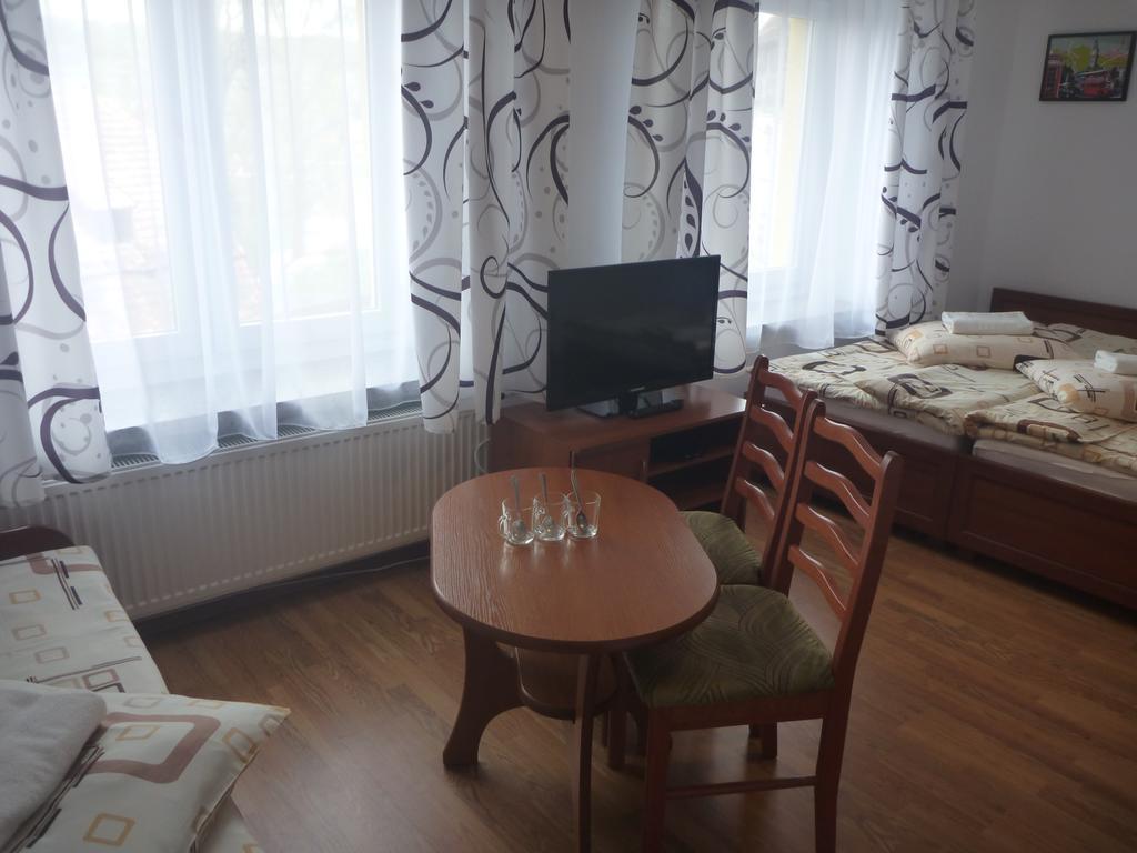 Osrodek Wypoczynkowy Nad Stawem - By The - Erholungsheim Am - Prazdninovy Dum U Jezera 3*