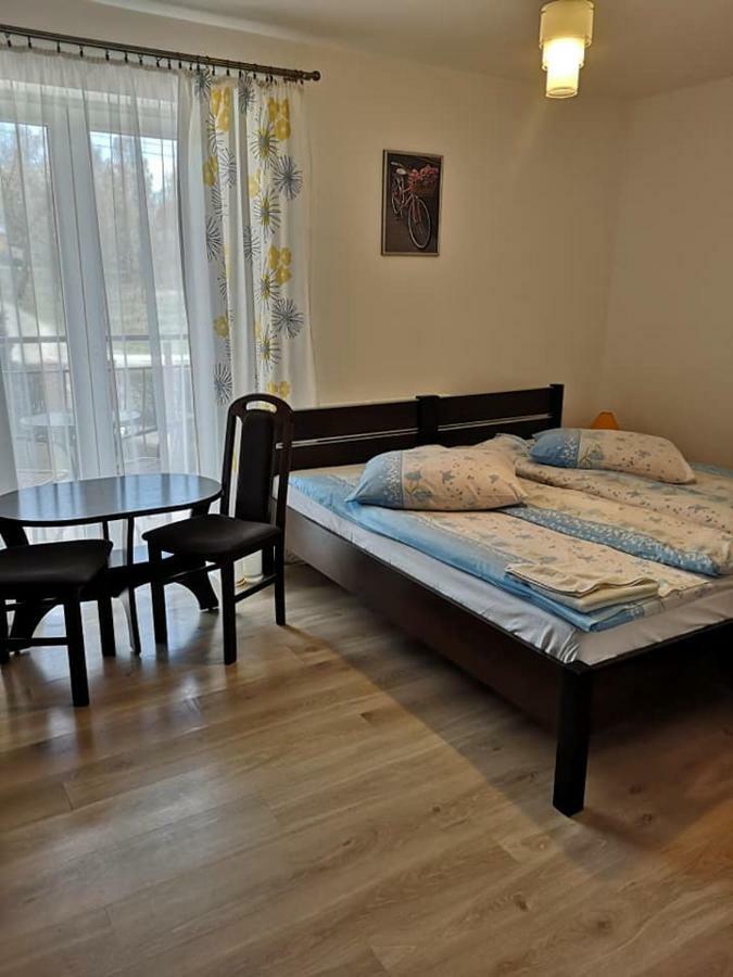 Osrodek Wypoczynkowy Nad Stawem - By The - Erholungsheim Am - Prazdninovy Dum U Jezera Bed & Breakfast 3*