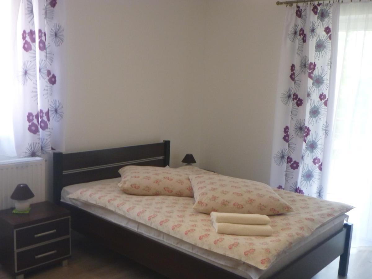 Bed & Breakfast Osrodek Wypoczynkowy Nad Stawem - By The - Erholungsheim Am - Prazdninovy Dum U Jezera 3*